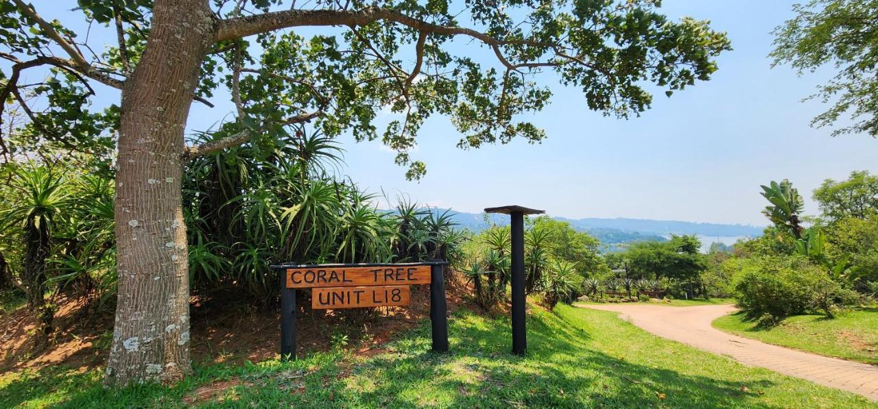 Da Gama Lake Cottages - Coral Tree And Cormorant Cottages 화이트 리버 객실 사진